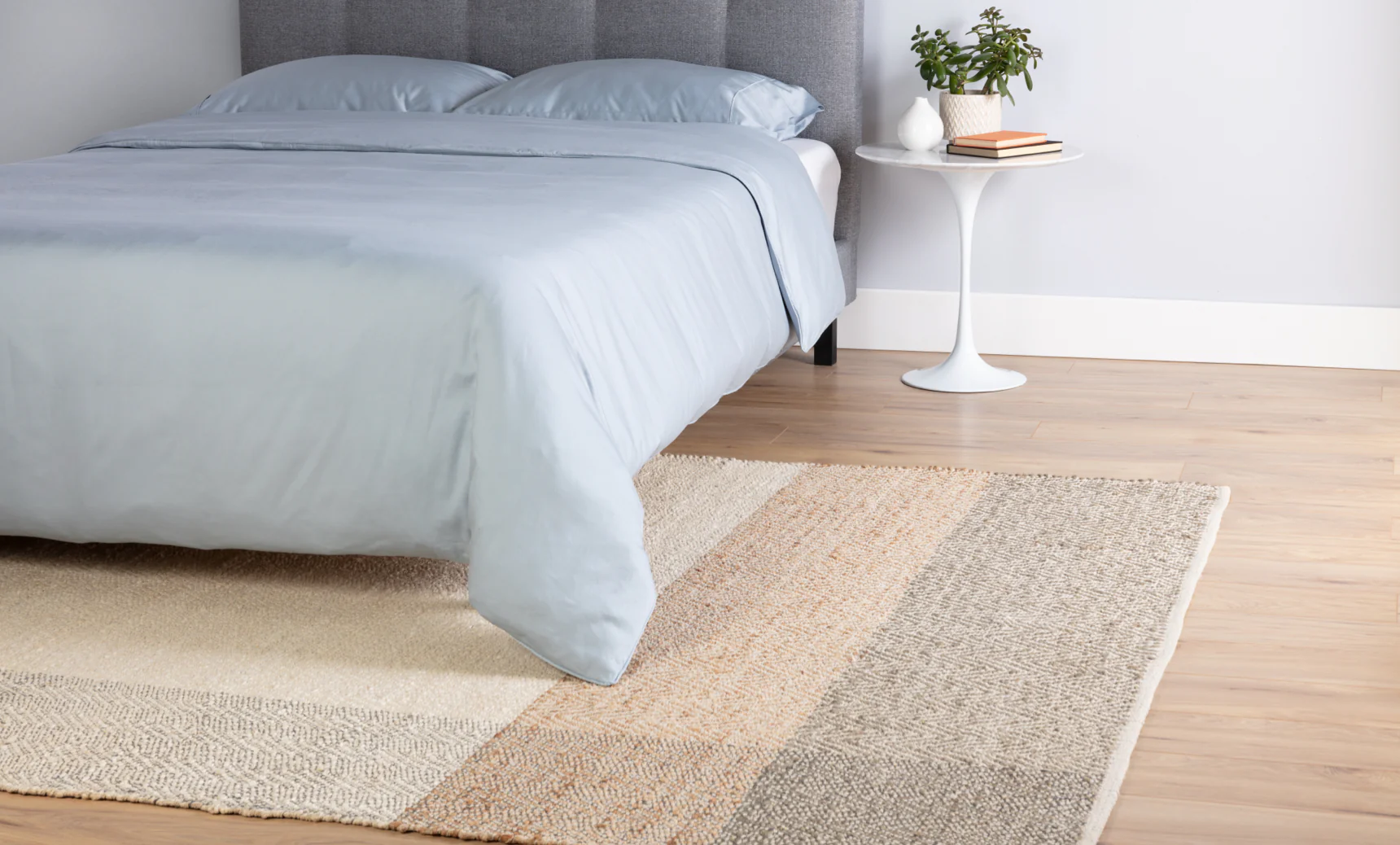 Hand-Loomed Jute Rug - Image 6